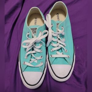 Womens size 8 converse all stars chucks guc